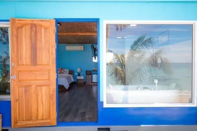Beach front deluxe with Jacuzzi bathroom