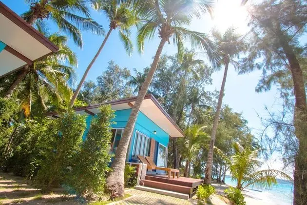 Beach front deluxe with Jacuzzi bathroom