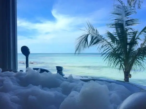 Beach front deluxe with Jacuzzi bathroom