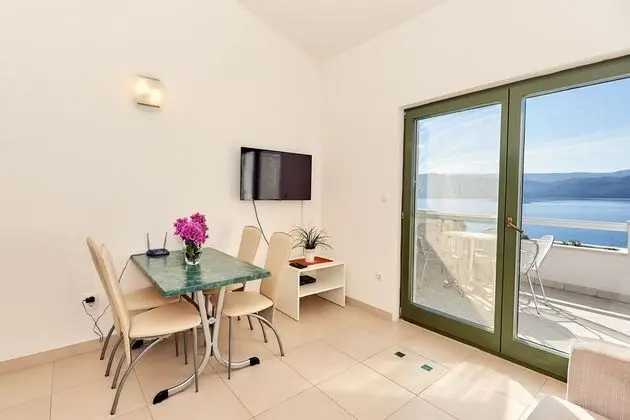 Apart Daire (Sea front - free parking - A3(4+1))