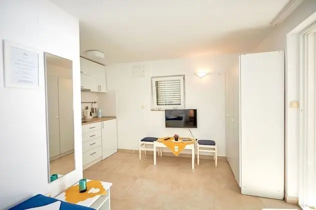 Stüdyo (Sea front - free parking - A4(2))