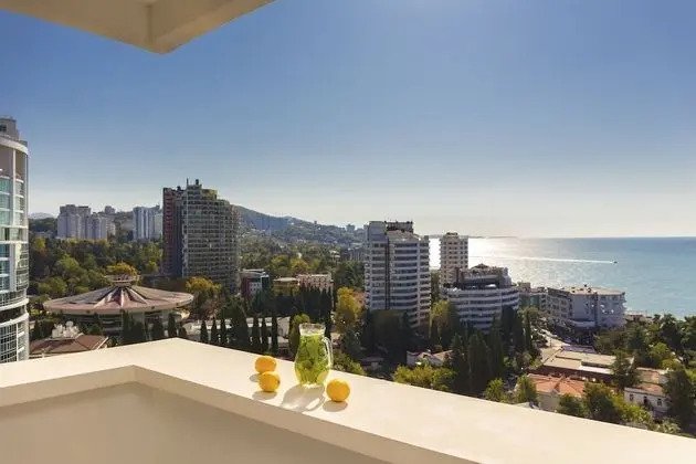 Junior Süit, Balkon