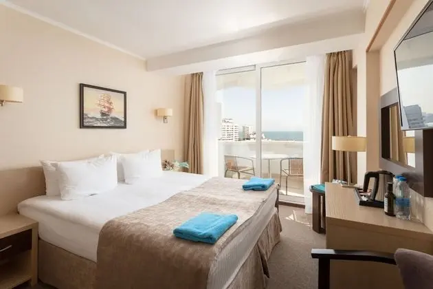 Standard Tek Büyük veya İki Ayrı Yataklı Oda, Balkon