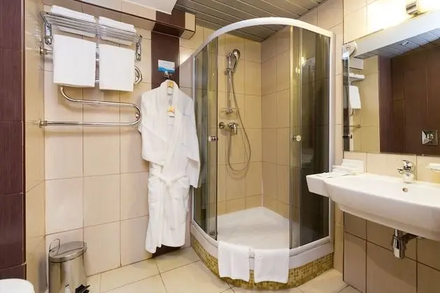 Standard Tek Büyük veya İki Ayrı Yataklı Oda, Balkon