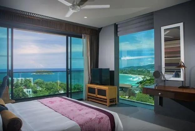 Vintage Seaview Corner