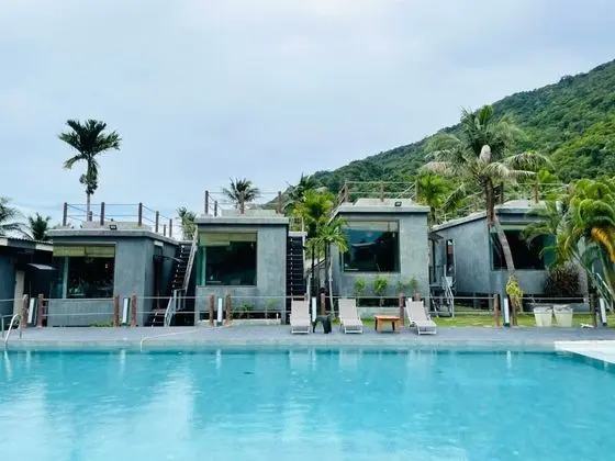 Deluxe Pool View