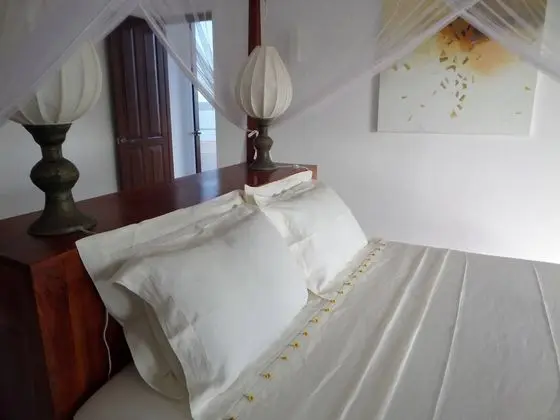Premium Tek Büyük Yataklı Oda, 1 Çift Kişilik Yatak, Özel Banyo, Kısmi Göl Manzaralı