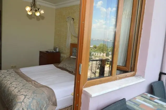 Double Room with Balcony and Sea View
