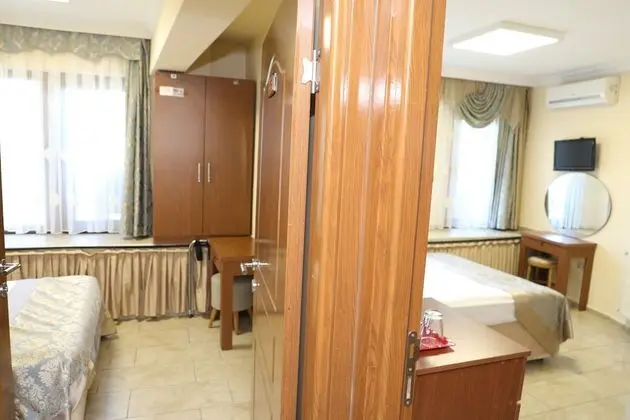 Economy Tek Buyuk Yatakli, Bahce Manzarali, Bodrum Kati