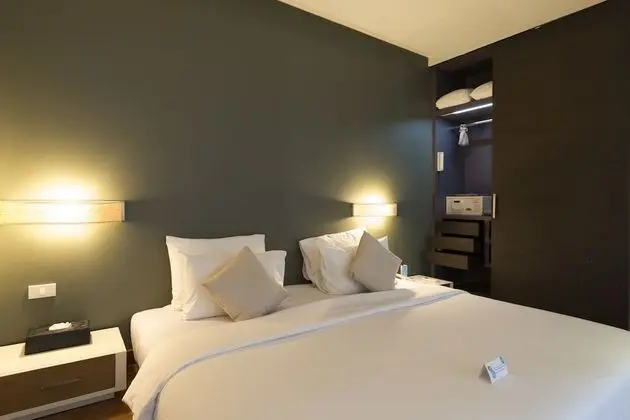 One Bedroom Deluxe Suite