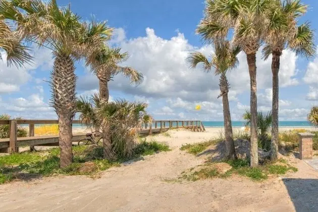 Daire (Sea La Vie Beach  Oceanfront Patio Pe)