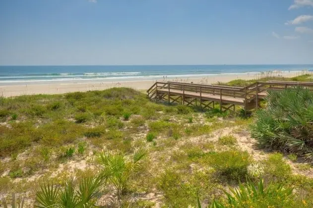 Daire (Sea La Vie Beach  Oceanfront Patio Pe)