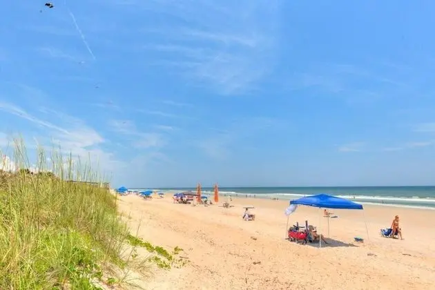 Daire (Sea La Vie Beach  Oceanfront Patio Pe)