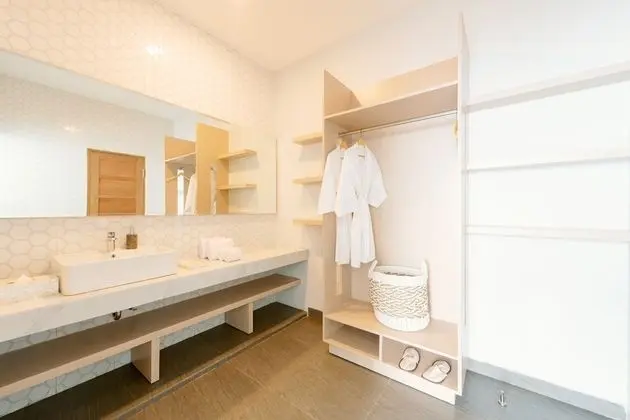 Ocean Suite Room