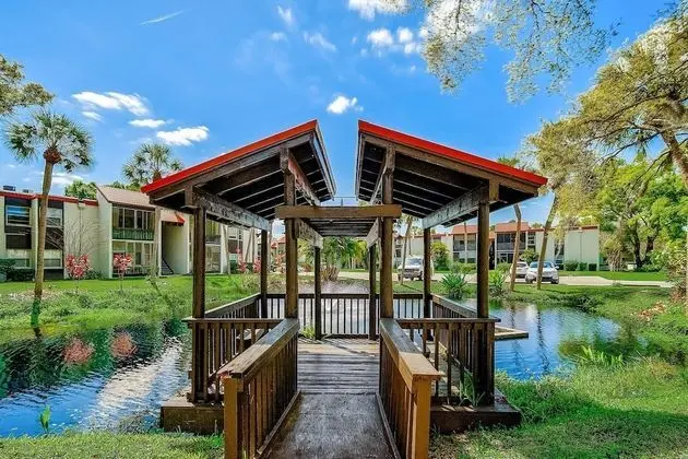 Daire (Sea La Vie Villa with Tropical Views)