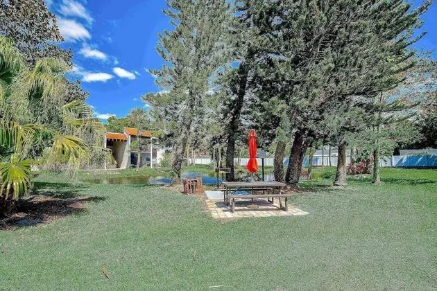 Daire (Sea La Vie Villa with Tropical Views)