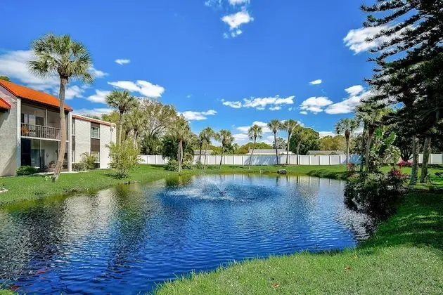 Daire (Sea La Vie Villa with Tropical Views)
