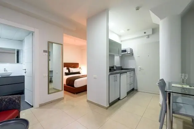 Apart (Studio, Basement)