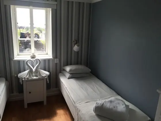 Standard İki Ayrı Yataklı Oda, 2 Tek Kişilik Yatak, Ortak Banyo, Liman Manzaralı