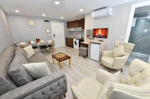 Suite, Bahçe Manzaralı, Mutfaklı