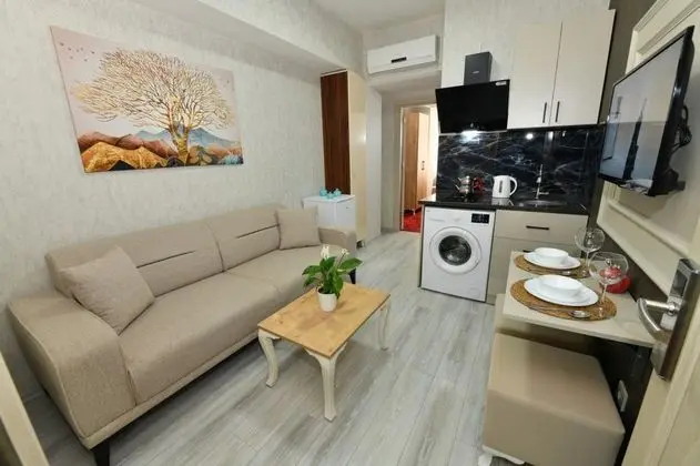 Triple, Bahçe Manzaralı