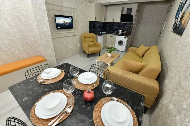 Triple, Bahçe Manzaralı