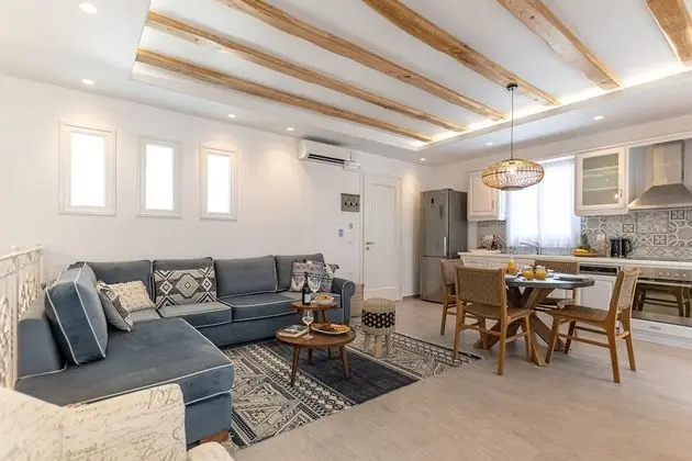 Grand Süit, 3 Yatak Odası, Kişiye Özel Havuzlu, Kısmi Deniz Manzaralı