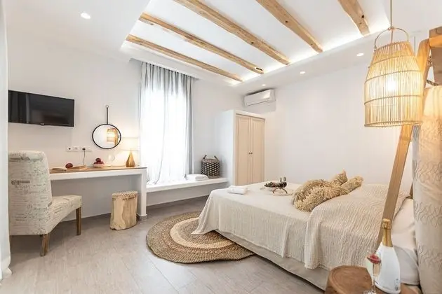 Grand Süit, 3 Yatak Odası, Kişiye Özel Havuzlu, Kısmi Deniz Manzaralı