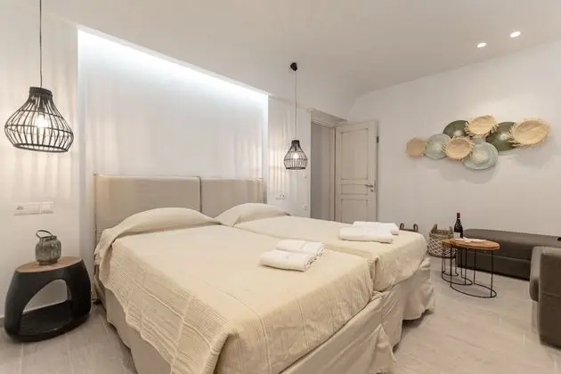 Grand Süit, 3 Yatak Odası, Kişiye Özel Havuzlu, Kısmi Deniz Manzaralı