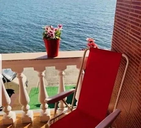 Tek Büyük Yataklı Oda, Balkon, Deniz Manzaralı