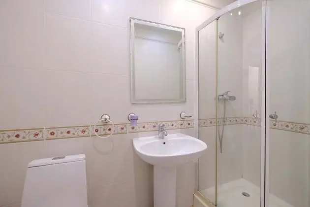 Tek Büyük Yataklı Oda, Dağ Manzaralı