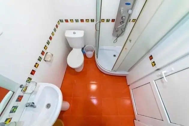 Üç Kişilik Oda