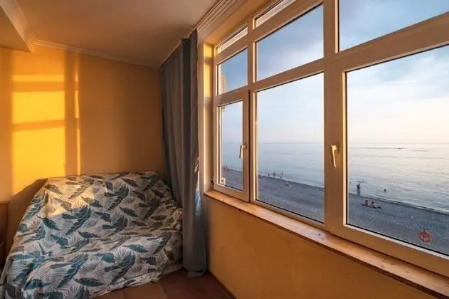 Üç Kişilik Oda, Deniz Manzaralı