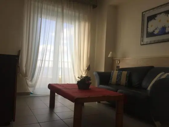 Tek Büyük veya İki Ayrı Yataklı Oda, Deniz Manzaralı