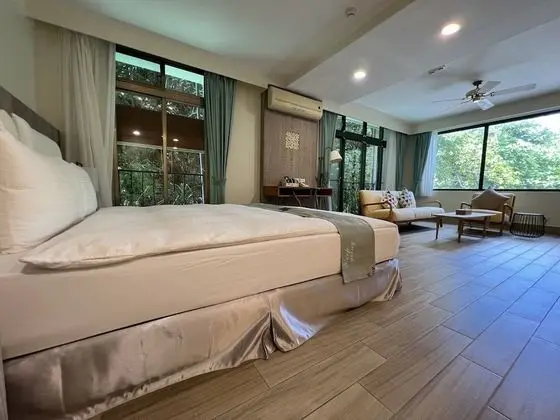 Deluxe Tek Büyük veya İki Ayrı Yataklı Oda, Dağ Manzaralı (King OR Double beds)