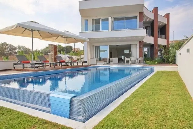 Villa, 5 Yatak Odası, Kişiye Özel Havuzlu