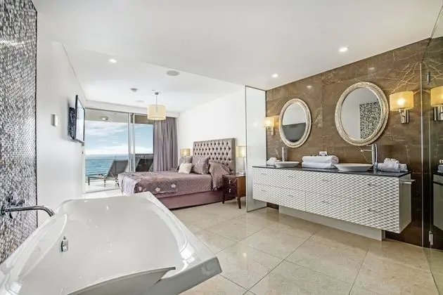 3 Bedroom Luxe Apartment