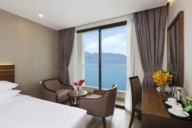 Executive Tek Büyük veya İki Ayrı Yataklı Oda, Balkon, Deniz Manzaralı