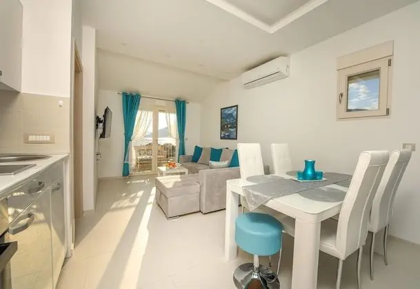Basic Apart Daire, Deniz Manzaralı