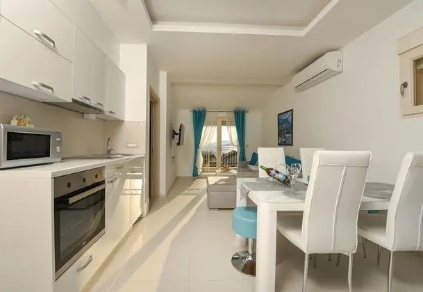 Basic Apart Daire, Deniz Manzaralı