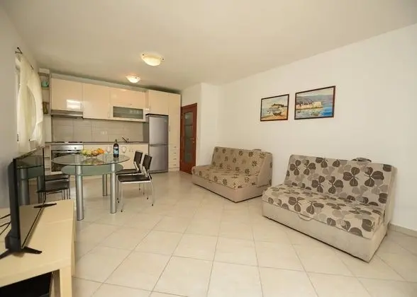 Basic Apart Daire, Deniz Manzaralı