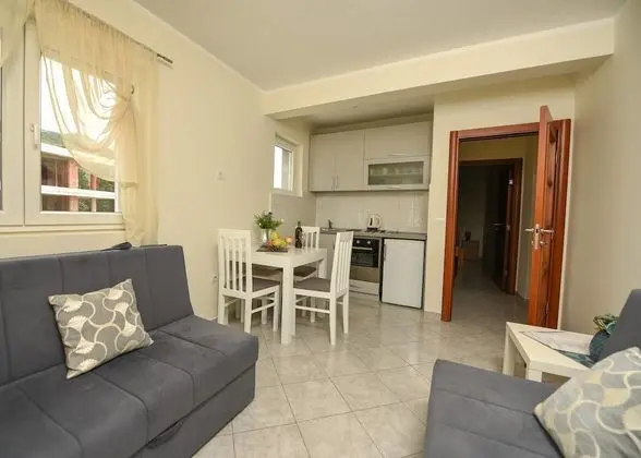 Classic Apart Daire, Deniz Manzaralı