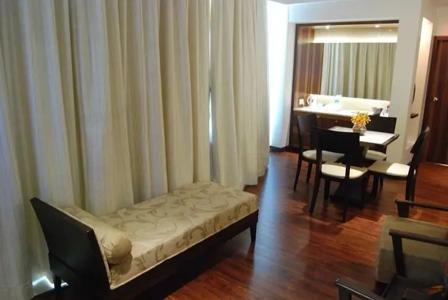 Luxury Oda