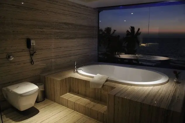 Luxury Oda