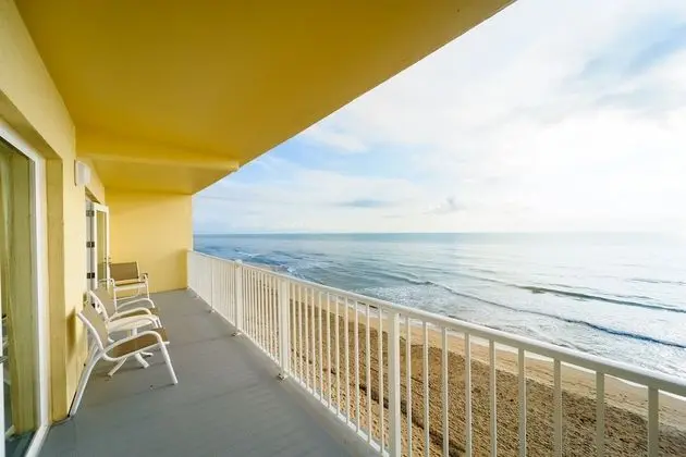Queen-Queen Oceanfront Guest Room