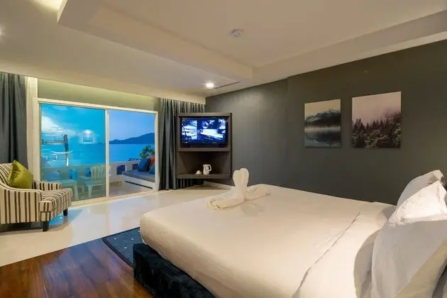 Deluxe Room with Ocean View