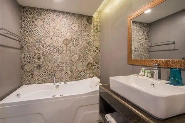 Deluxe Room with Ocean View