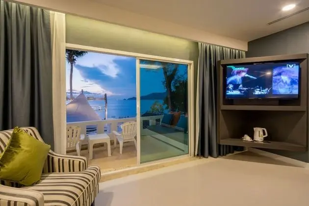 Deluxe Room with Ocean View