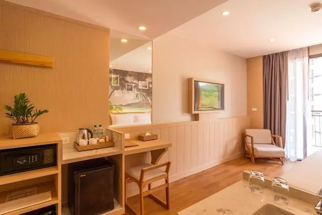 Deluxe Room with Mountain View