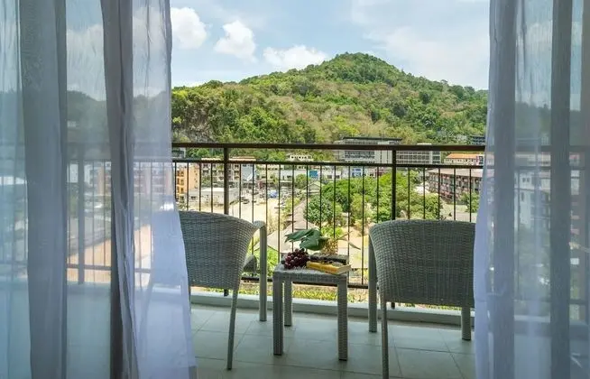 Deluxe Room with Mountain View